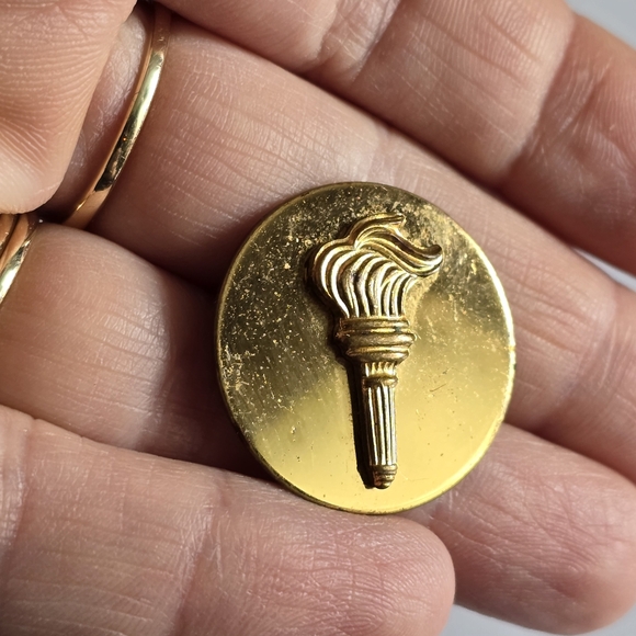 US Army Torch pin ROTC Gold Military Lapel brooch uniform - Picture 6 of 9